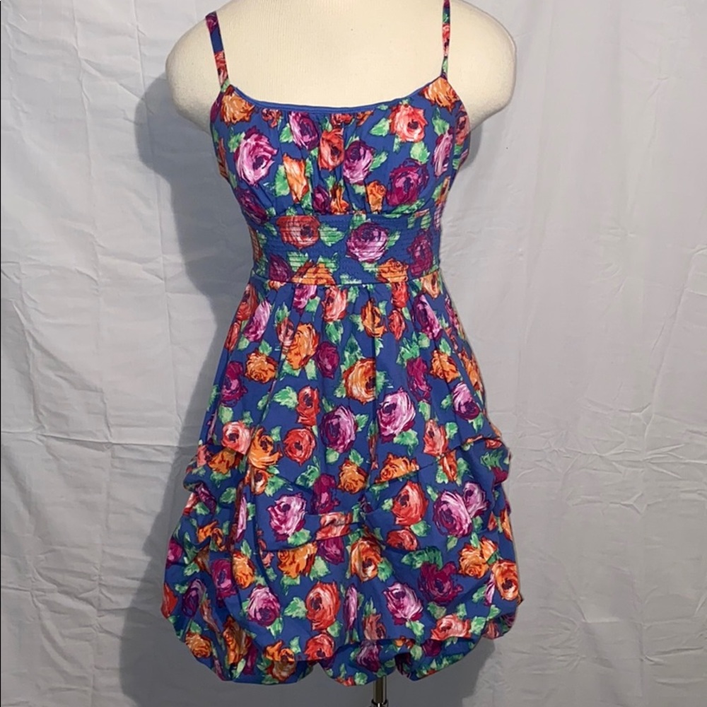 Size 6 women’s zip up dress